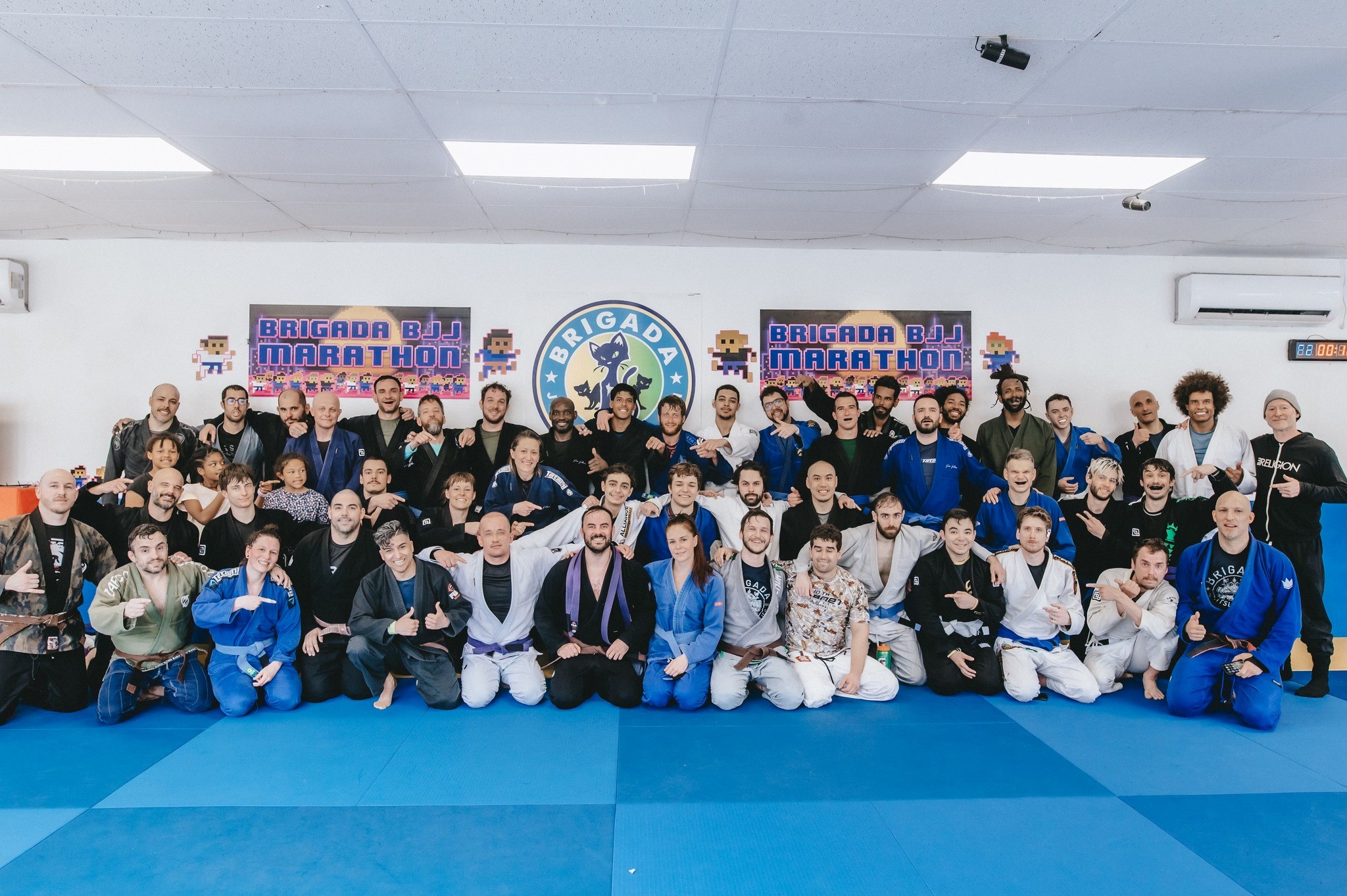 Groupe de participants au marathon Brigada Jiu Jitsu 2.0